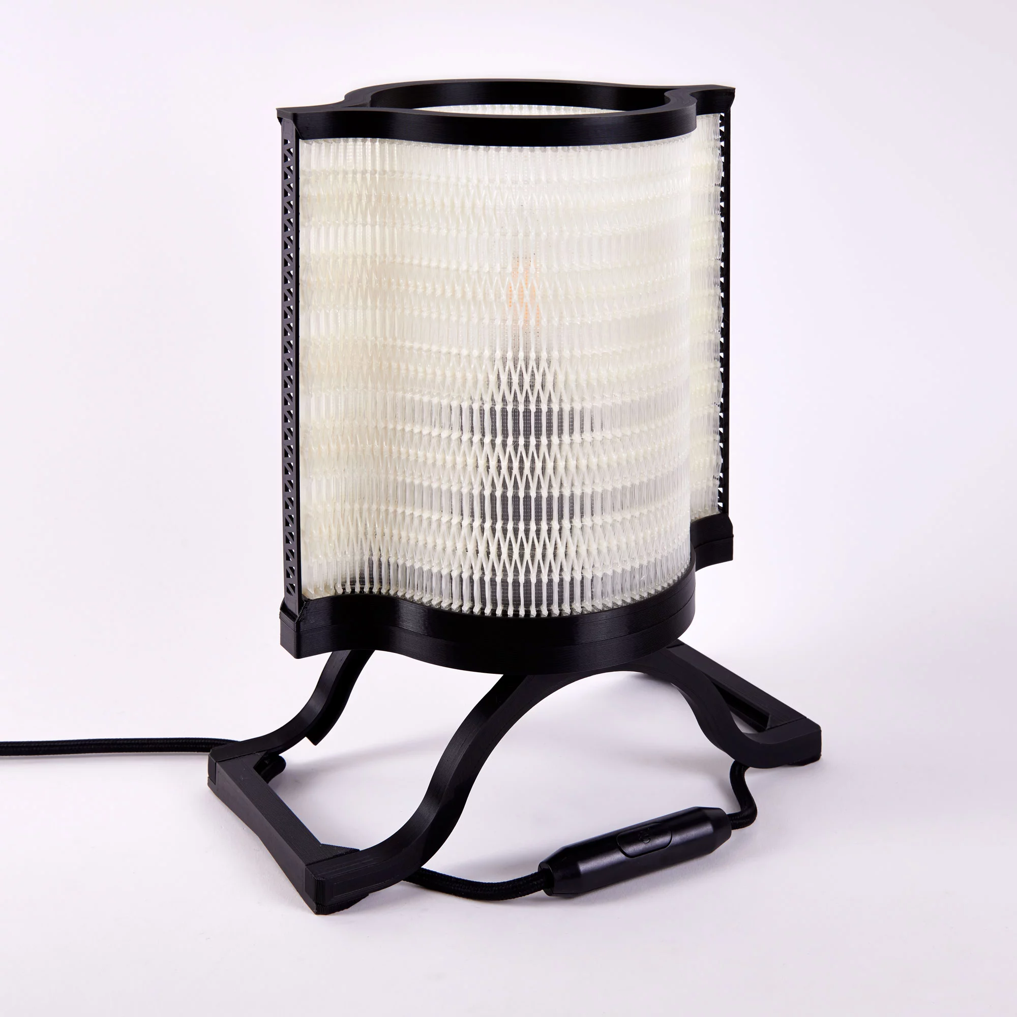Marginal_Material-lamp_Nonine_black_01