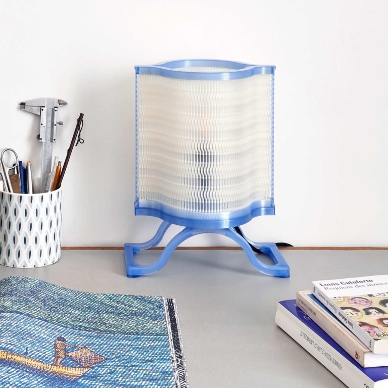 Lampe à poser Nonine | Bleue translucide