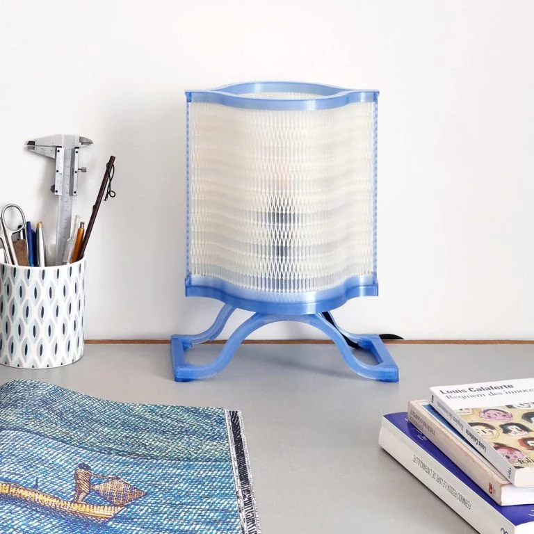 Lampe à poser Nonine | Bleue translucide